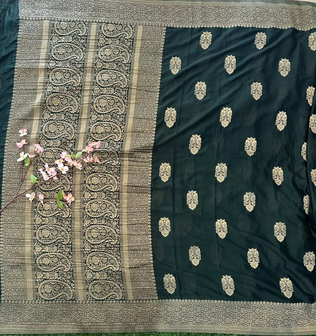 Benaras Saree Big Butta image 3