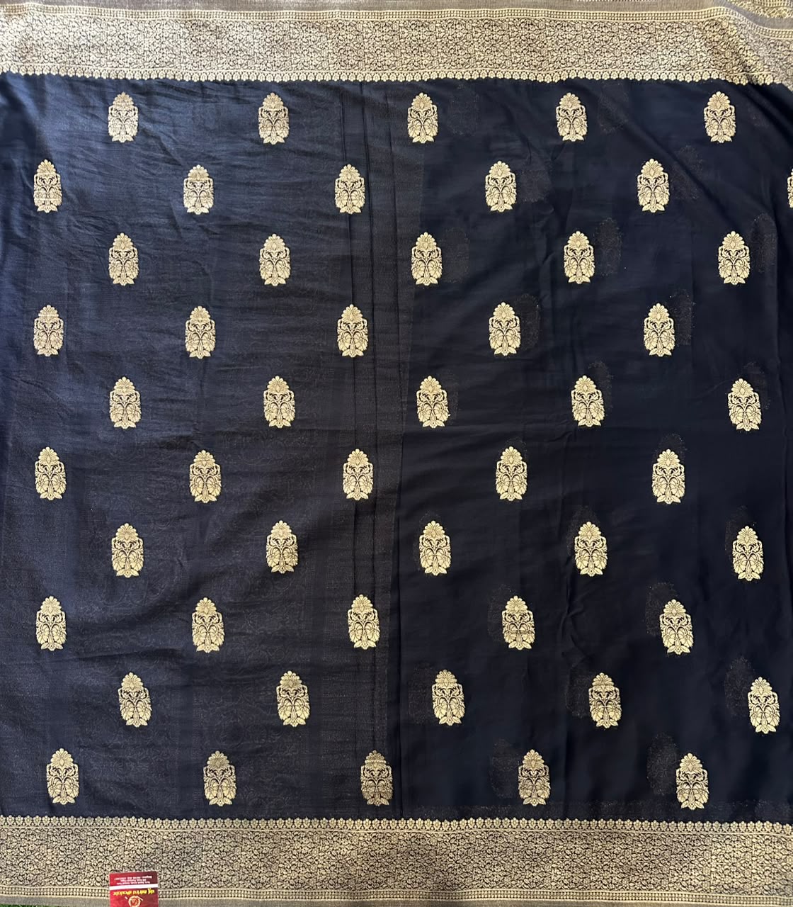Benaras Saree Big Butta image 2