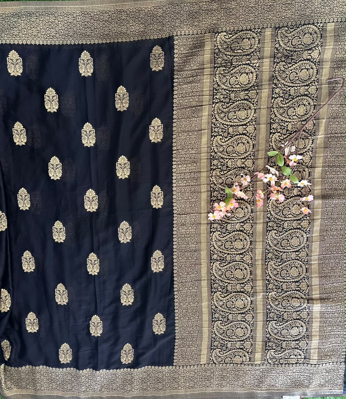 Benaras Saree Big Butta image 3