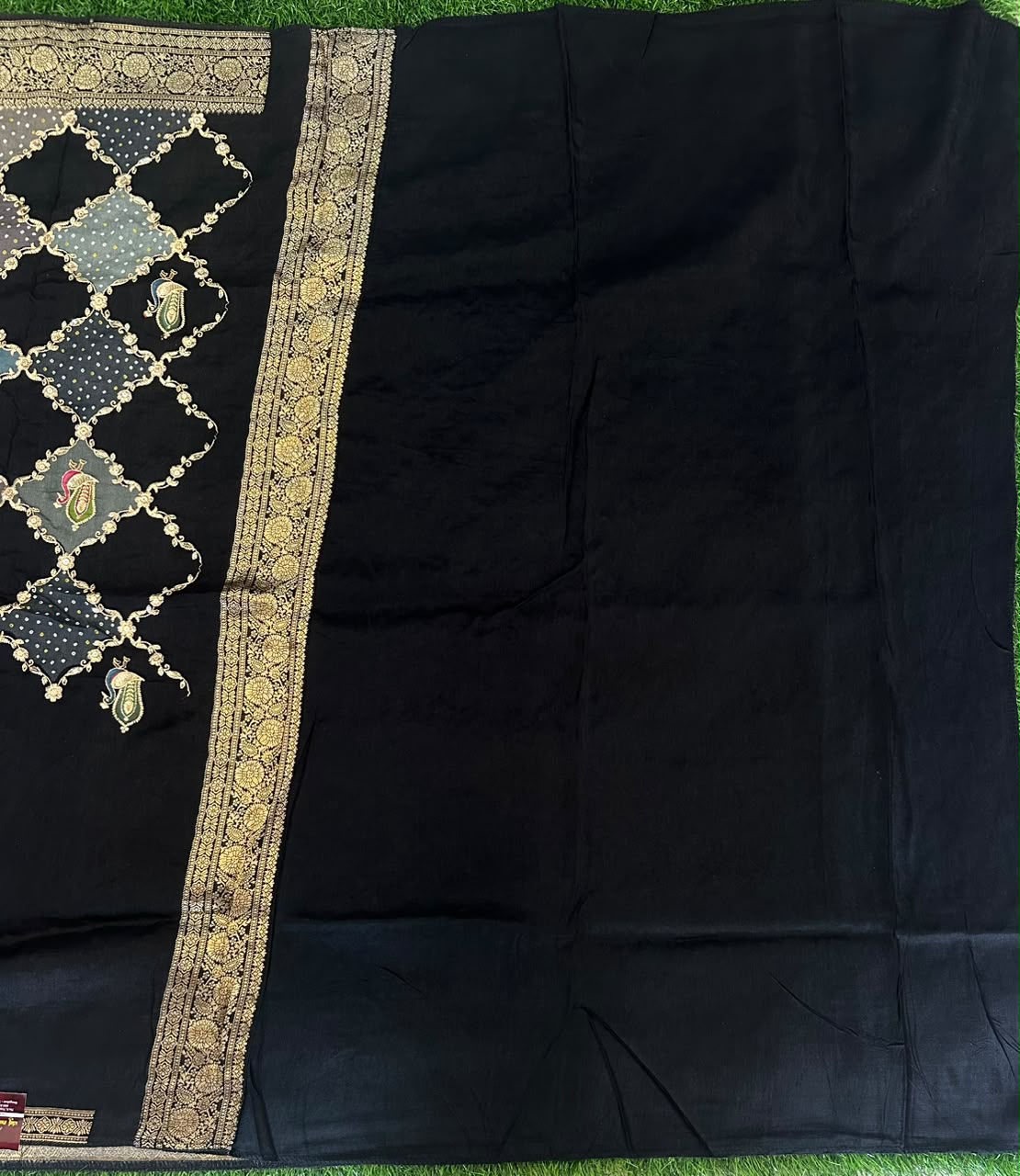 Black Benaras Saree image 2
