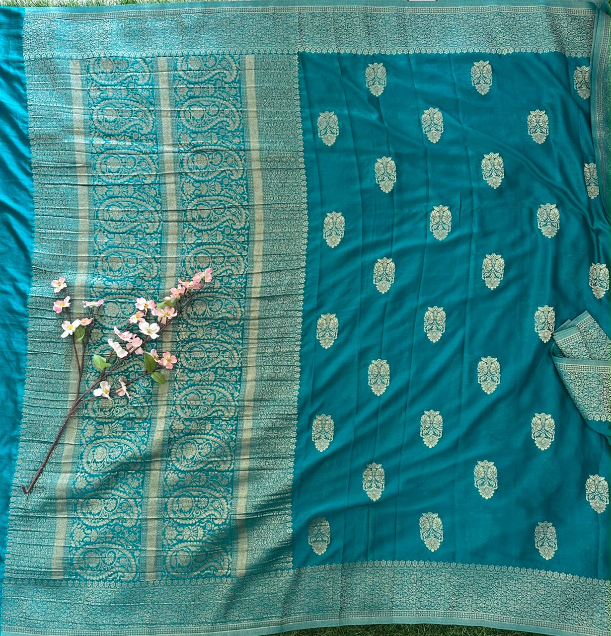 Benaras Saree Big Butta image 3